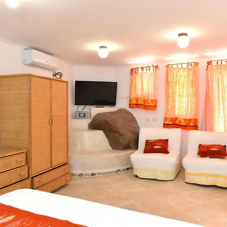 Piccolo Luisa Otel Ponza